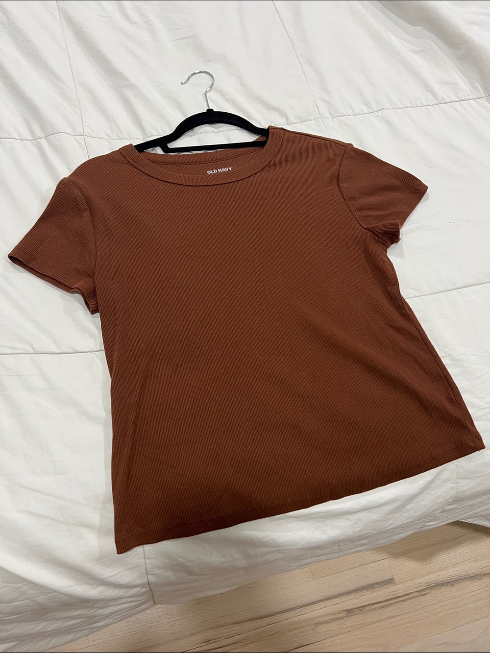 Old Navy Short Sleeve Ribbed Tee in Chestnut Brown